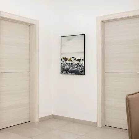 公寓 Onebed With Shared Pool And Gym !