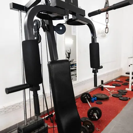 Onebed With Shared Pool And Gym !