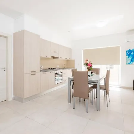 דירה Onebed With Shared Pool And Gym ! *