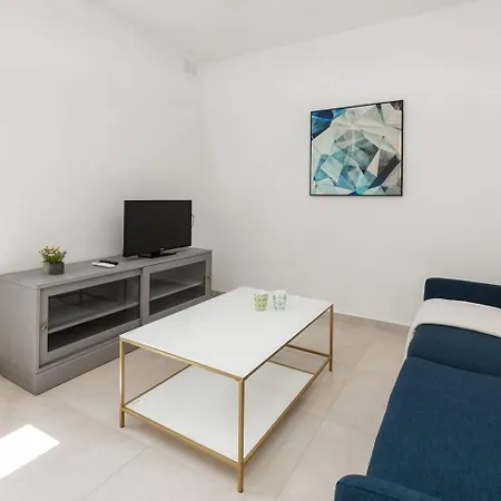 Onebed With Shared Pool And Gym ! דירה סיינט פול ביי